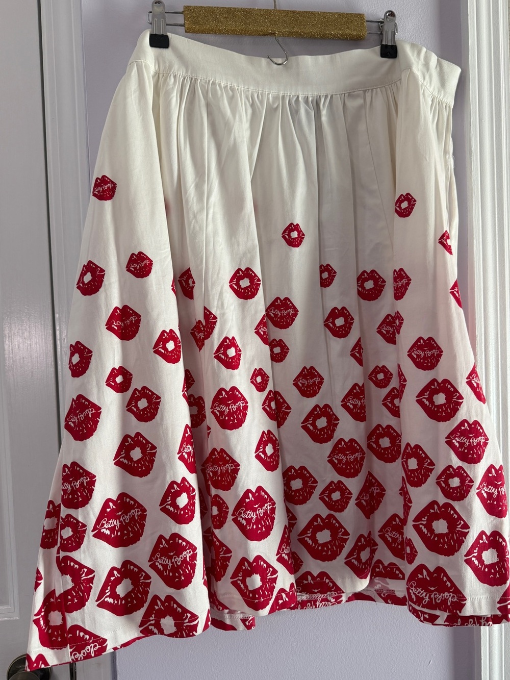 NWT Torrid Betty Boop Rockabilly Skirt with Red Lips